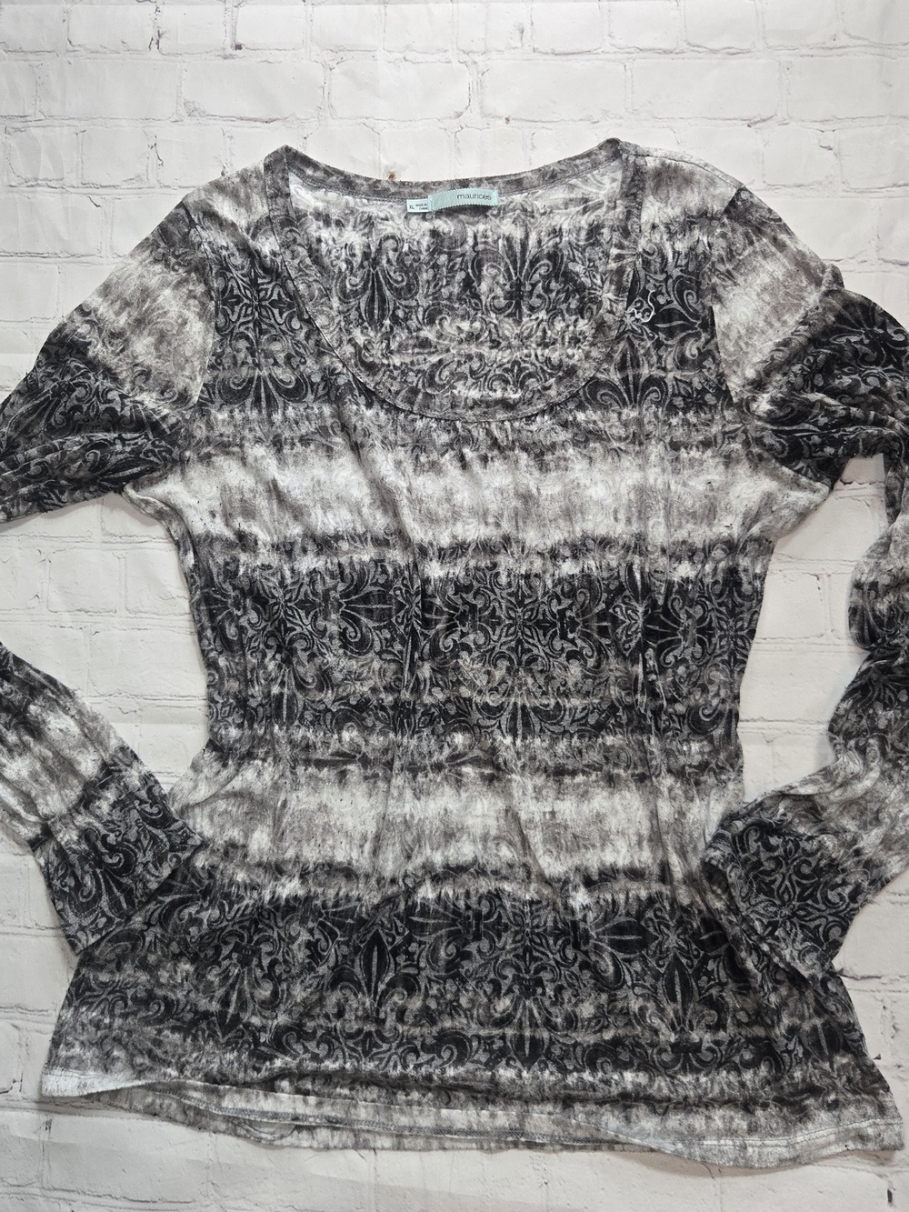 Maurices Y2k geung burnout paisley black & gray tie-dye long sleeve top